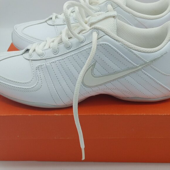 Women Girls White Grey Nike Musique Cheer Sneakers Size 5.5 Model #315757 111 - Picture 3 of 16